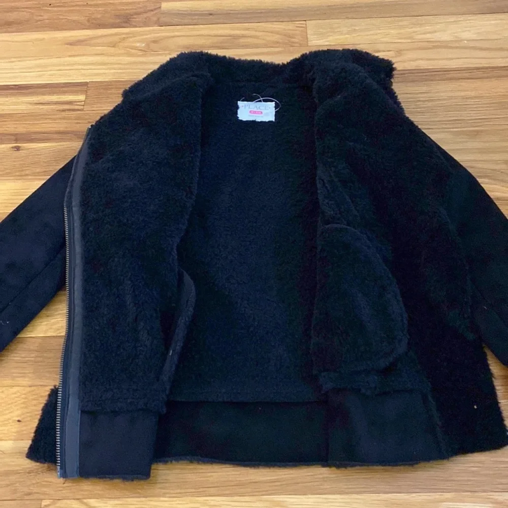 Children’s Place Girl’s Black Fur Lined Jacket Size M